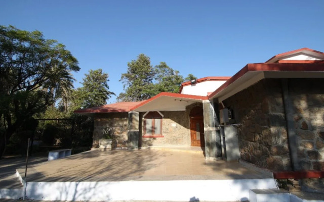 Thakore House By OYO Rooms