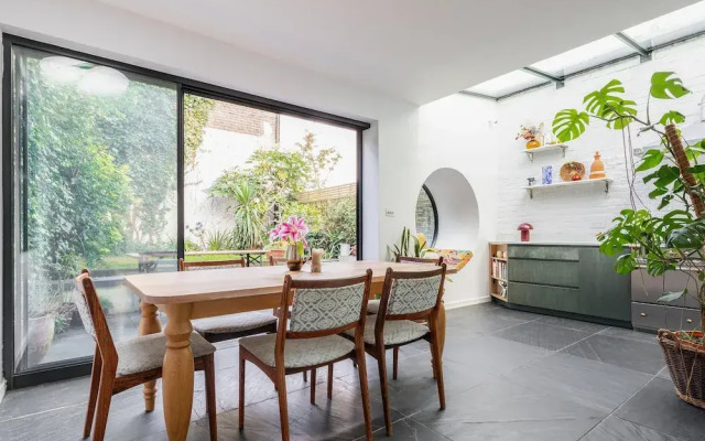 Colville Terrace IV by Onefinestay