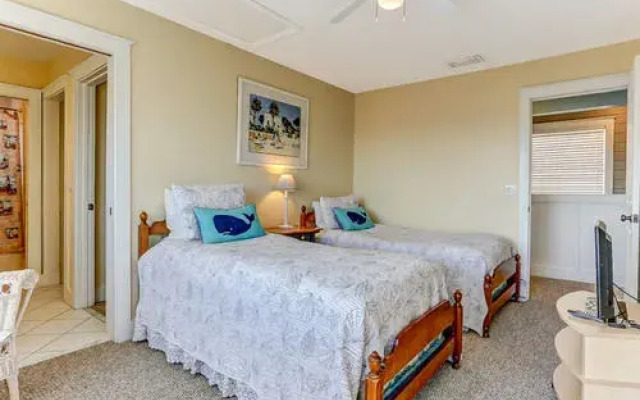 2282 South Fletcher