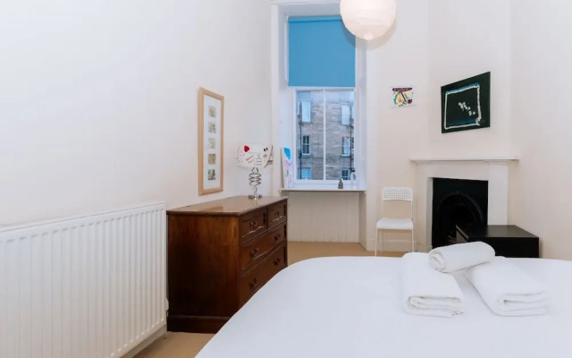 Spacious 4 Bedroom Apartment Near The Meadows/old Town