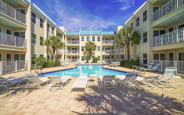 Poolside Villas #104