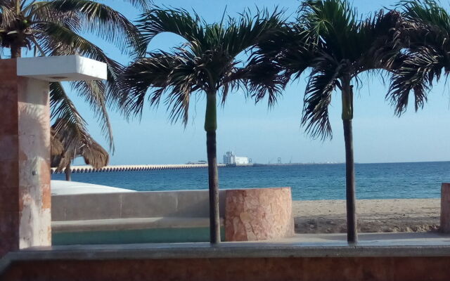 Hotel Playa Linda