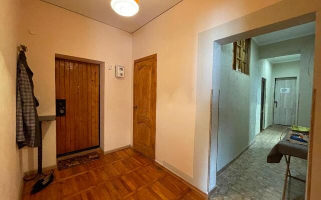 Apartment on Ardzinba 235