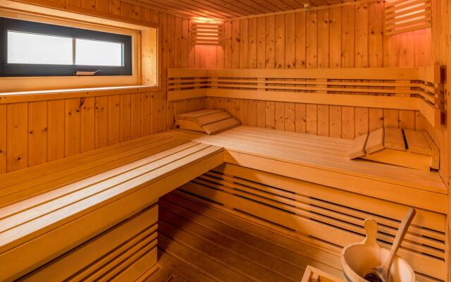 Comfy Holiday Home in Hooghalen with Bubble Bath