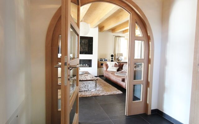 Chalet in Piesendorf with Sauna, Hot Tub, Pool, Whirlpool