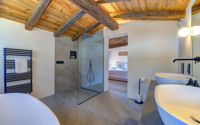 Chalet Fortuna a Jewel in Central Chamonix