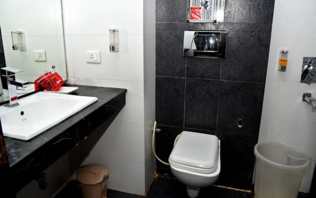 OYO 3537 Hotel Landmark