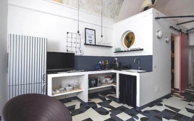 Balloon Design Studio Apartment