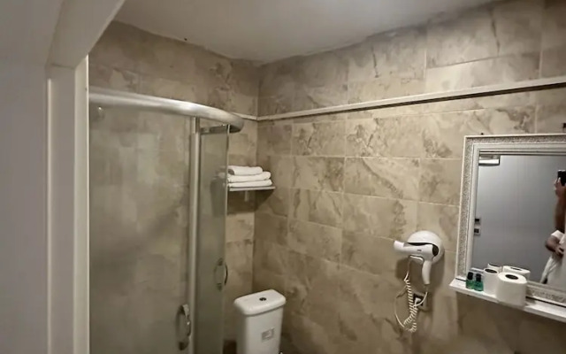 Plus Park Suite & Hotel