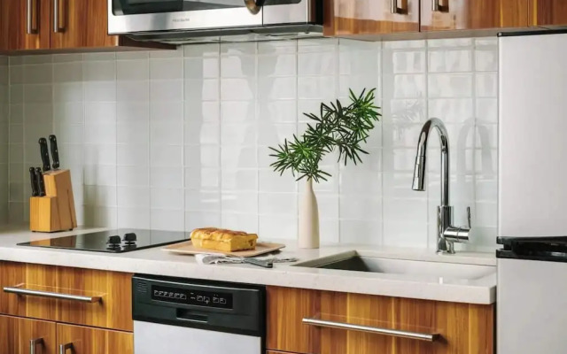 Stylish NOLA condos at 925 Common St