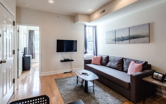 Private Rooftop With Views+modern 2BD & 1 Bath