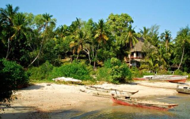 Mangrove Lodge