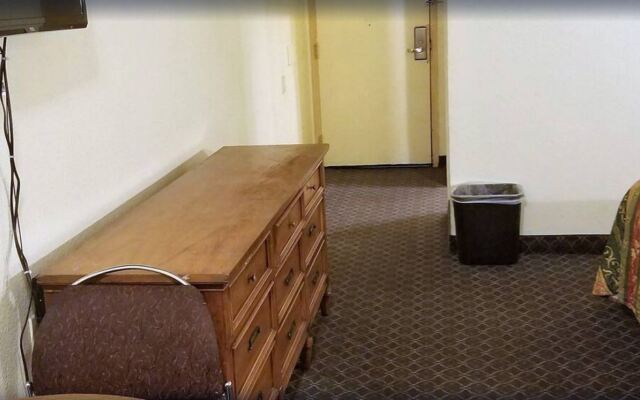 Travel Time Motel
