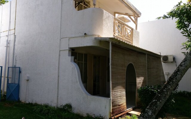 House With 3 Bedrooms in Trou-aux-biches, With Pool Access, Enclosed G