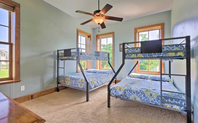 Bright Waveland Home - Walk to Beach Access!