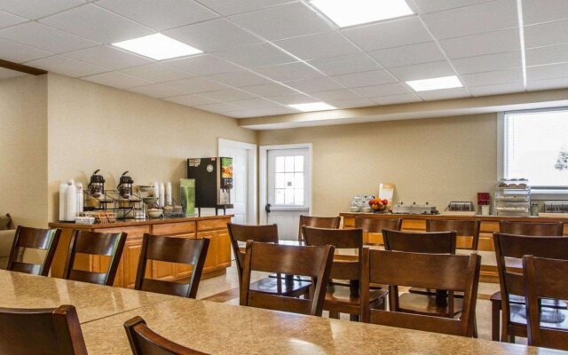 Super 8 By Wyndham Portland Me