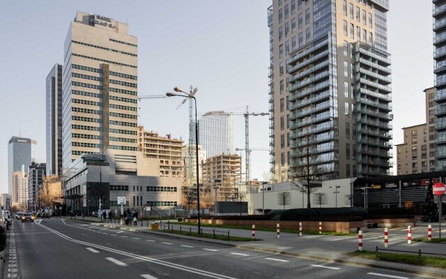 Green Wood Apartments Platinum Towers