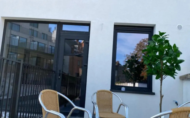 Isabel Apartments