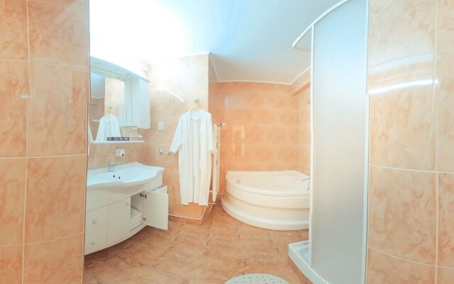 Hotel Trotus