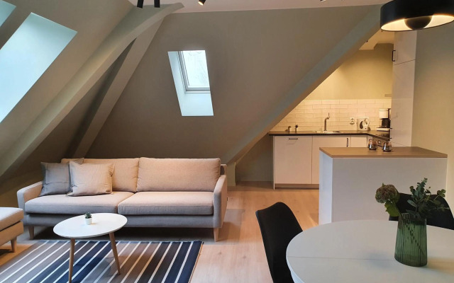 Kong Oscars Apartments