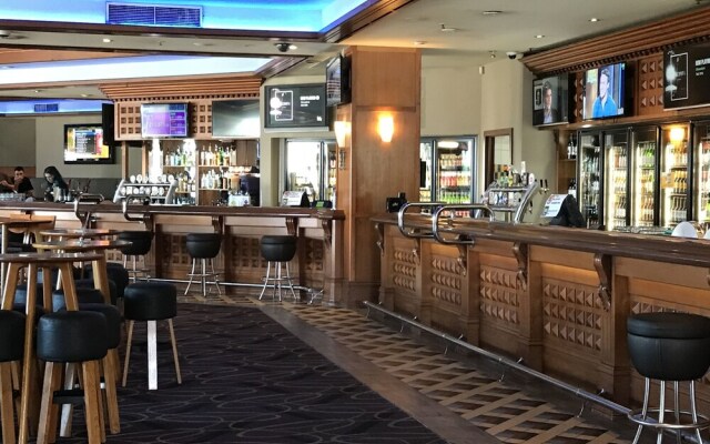Grand Hotel Apartments Gold Coast by owner