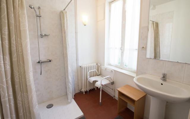 A House Suitable for Groups and Families