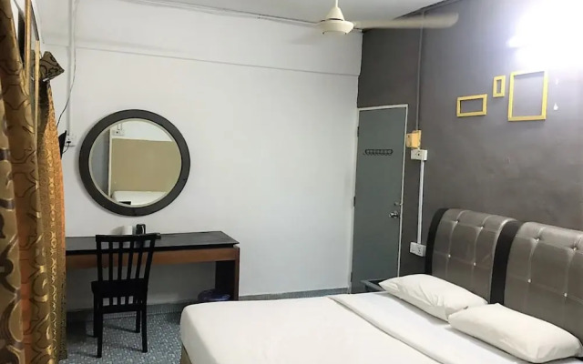 OYO 90465 Pelangi Baru Hotel