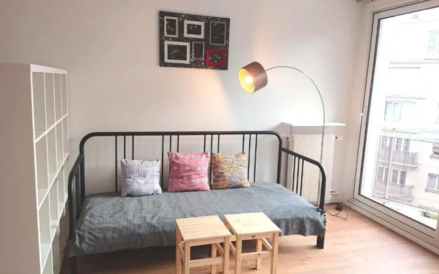 Renovated, 37m², 2 Min Walk Tram, 5 Min la Defense