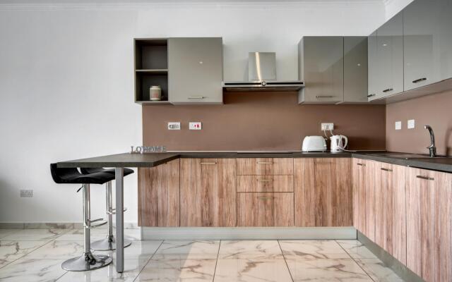 ★ Enjoy Beach & Sea Views in a Modern 3 BR APT ★