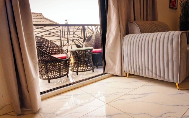 247 Luxury Apartment