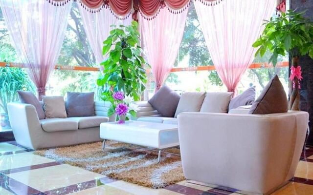 Nanning Hawks Holiday Hotel
