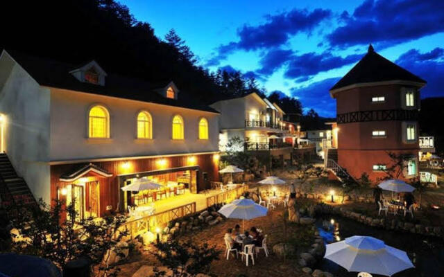 Hills 5 Resort