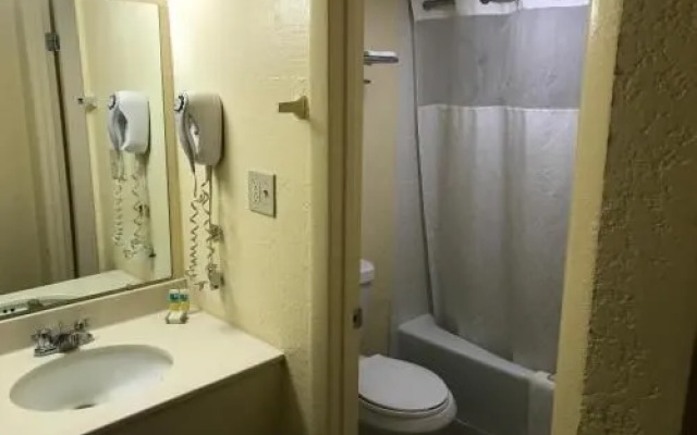Budget Inn Arcola