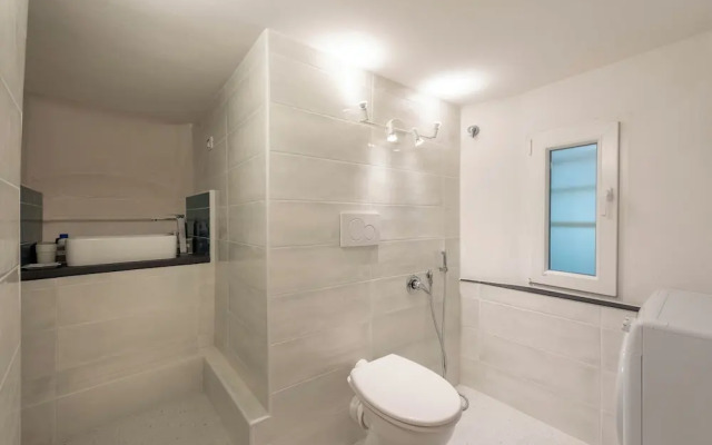 Excellent 2-bed flat in Genoa's Old Town