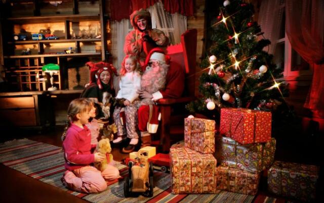 Kakslauttanen Arctic Resort