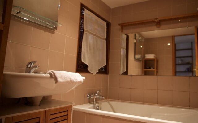 Montmartre Apartments Chagall