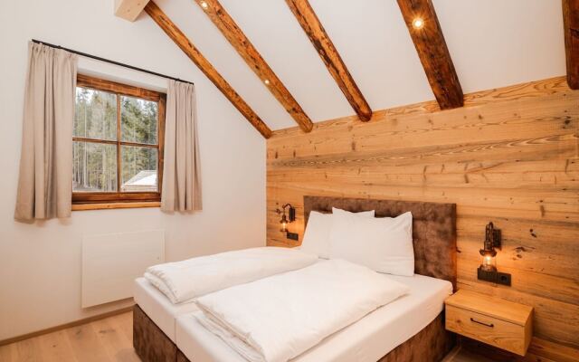 Lovely Chalet in Weißpriach Near Ski Lift
