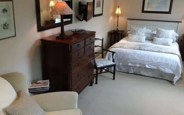 White Linen & Lavender B&B