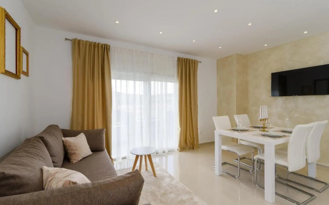 Villa Apartments AA 1