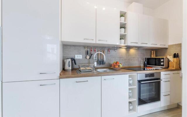 Nice Apartment in Peroj With Wifi and 1 Bedrooms