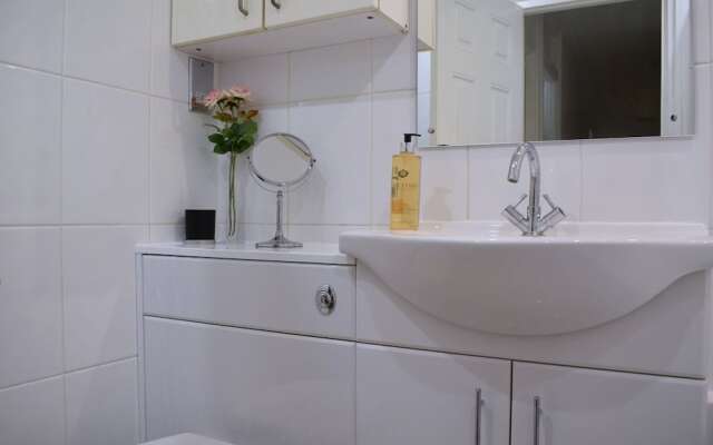 2 Bedroom Home in Angel