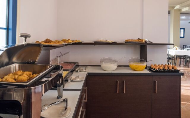 Anesis Hotel