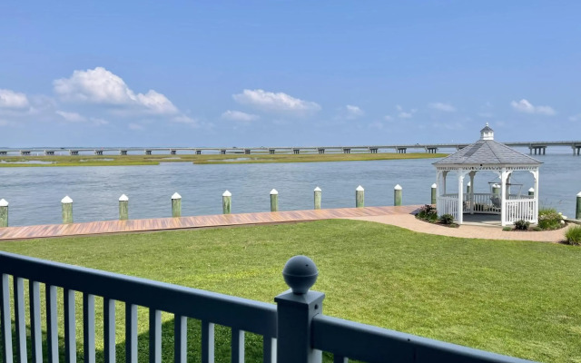Comfort Suites Chincoteague Island Bayfront Resort