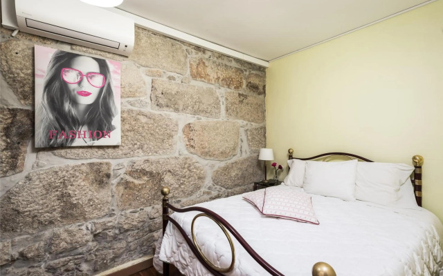 Metro Casa Música Apartments and Rooms