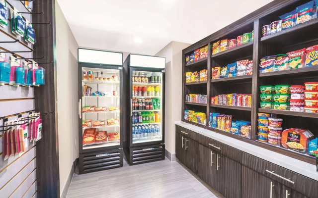 La Quinta Inn & Suites by Wyndham Loudon