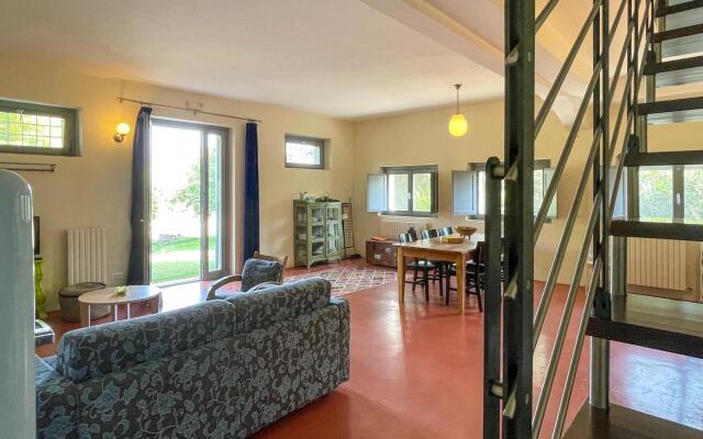 Scenic apartment in Belvedere Ostrense with private pool