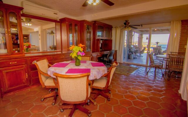 Caracol Peninsula 320 - 3 Br apts