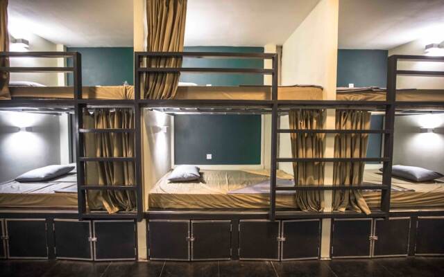 Nest Beach Club - Hostel
