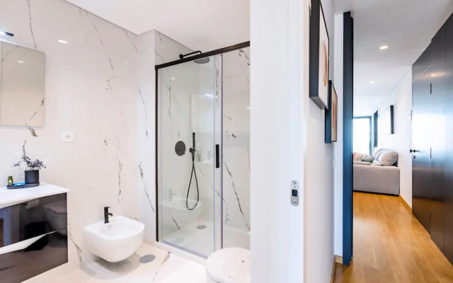 Camões Downtown with Parking