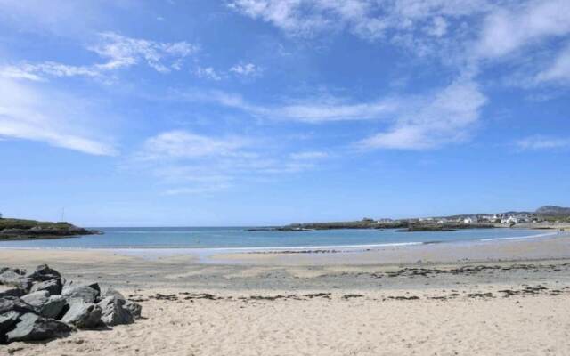 Lligwy House - Charming 3-bed House in Holyhead